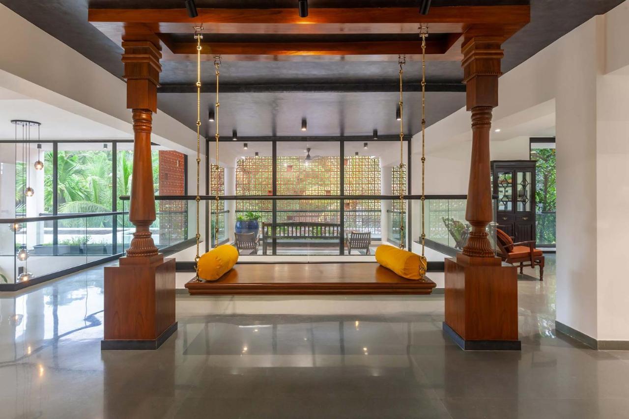 Villa Sereno By Stayvista - An Elegant And Entertaining Retreat Featuring A Swimming Pool, Outdoor Jacuzzi, Modern Interiors, And A Snooker Table アリバグ エクステリア 写真
