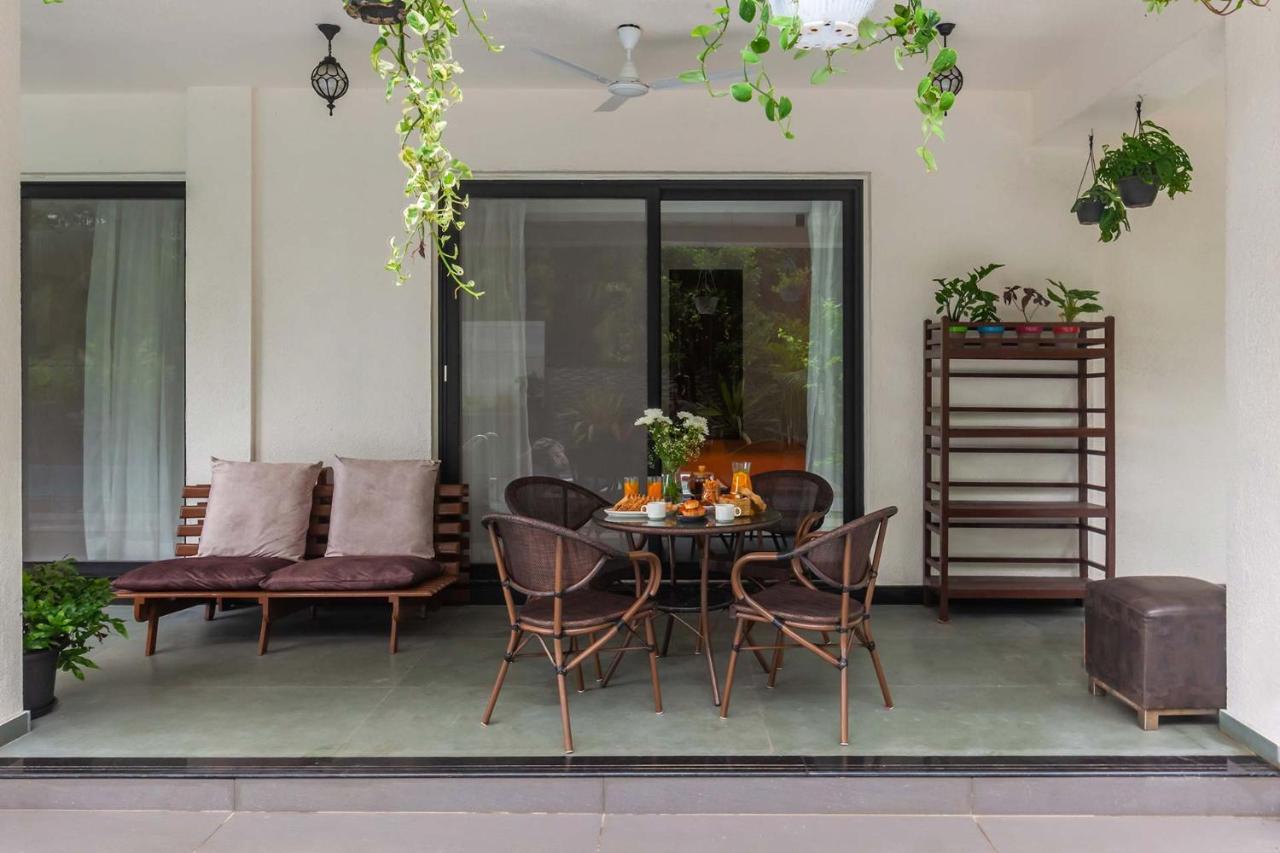 Villa Sereno By Stayvista - An Elegant And Entertaining Retreat Featuring A Swimming Pool, Outdoor Jacuzzi, Modern Interiors, And A Snooker Table アリバグ エクステリア 写真