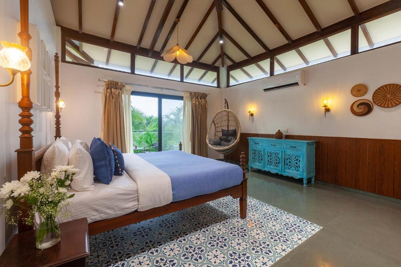 Villa Sereno By Stayvista - An Elegant And Entertaining Retreat Featuring A Swimming Pool, Outdoor Jacuzzi, Modern Interiors, And A Snooker Table アリバグ エクステリア 写真