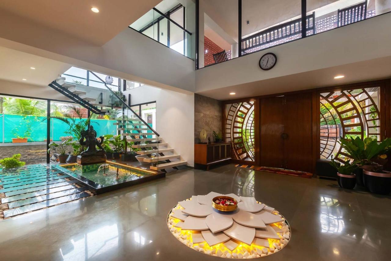 Villa Sereno By Stayvista - An Elegant And Entertaining Retreat Featuring A Swimming Pool, Outdoor Jacuzzi, Modern Interiors, And A Snooker Table アリバグ エクステリア 写真