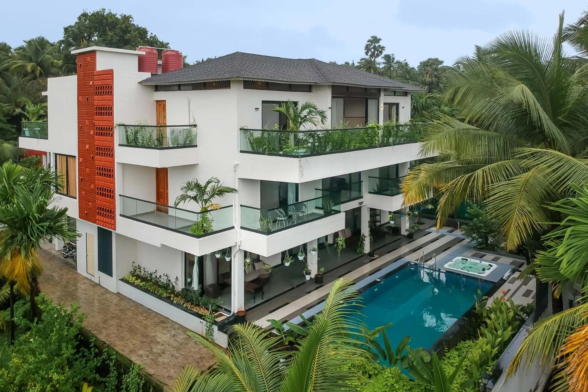 Villa Sereno By Stayvista - An Elegant And Entertaining Retreat Featuring A Swimming Pool, Outdoor Jacuzzi, Modern Interiors, And A Snooker Table アリバグ エクステリア 写真